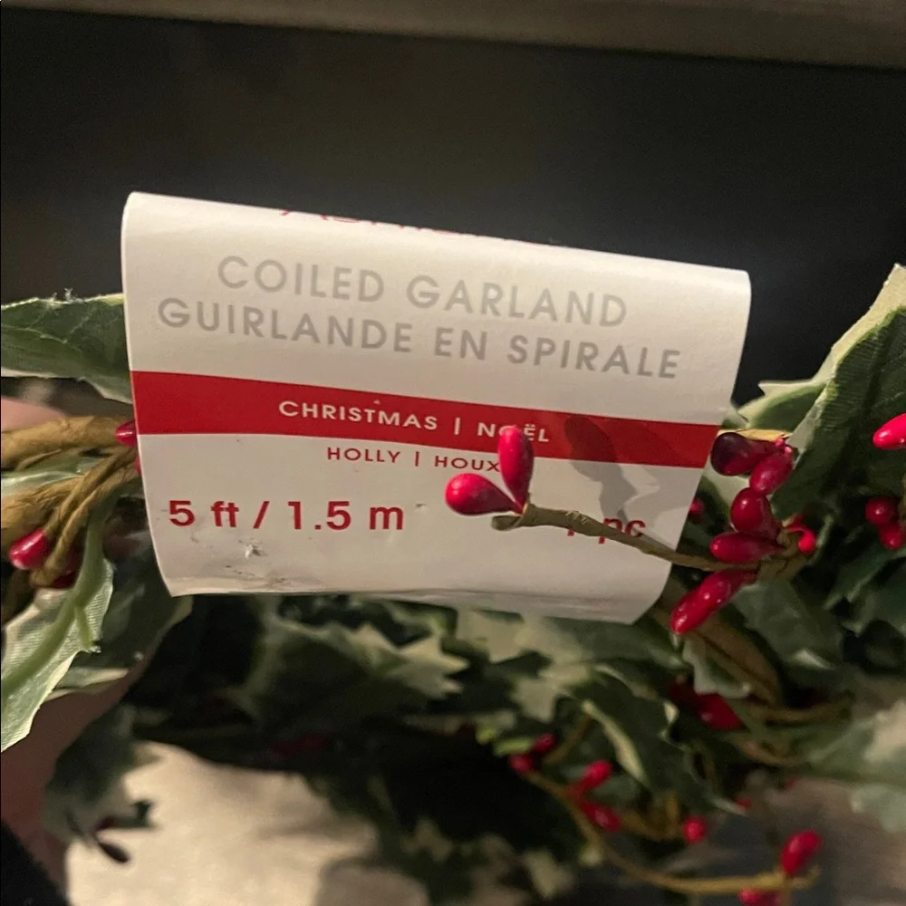 Elegant Green and Red Holiday Garland